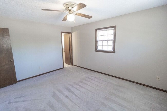 Building Photo - 306 W Briarwood Ln