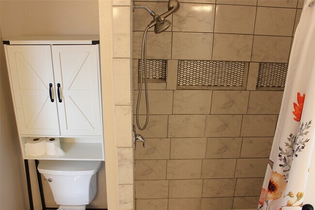 Building Photo - 1210 Three Forks Dr