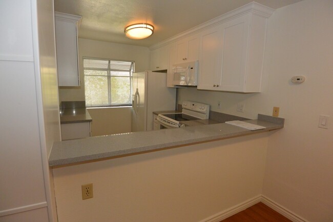 Building Photo - Lovely 1 Bed 1 Bath 2 Story Condo in Irvine