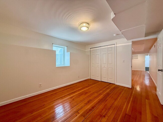 Building Photo - 909 Ouray Ave