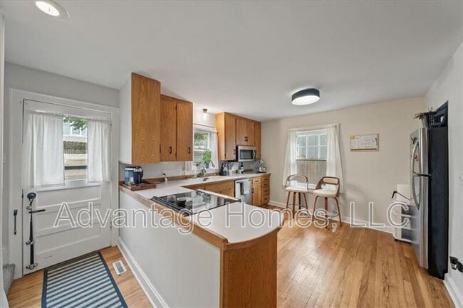 Building Photo - 4523 Wyoming St