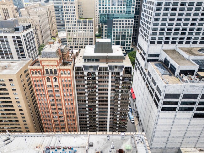 Building Photo - 201 E Chestnut St