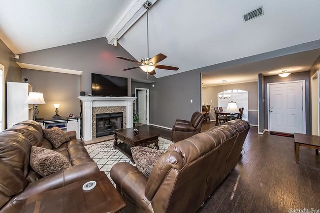 Building Photo - 2209 Stonewood Ct
