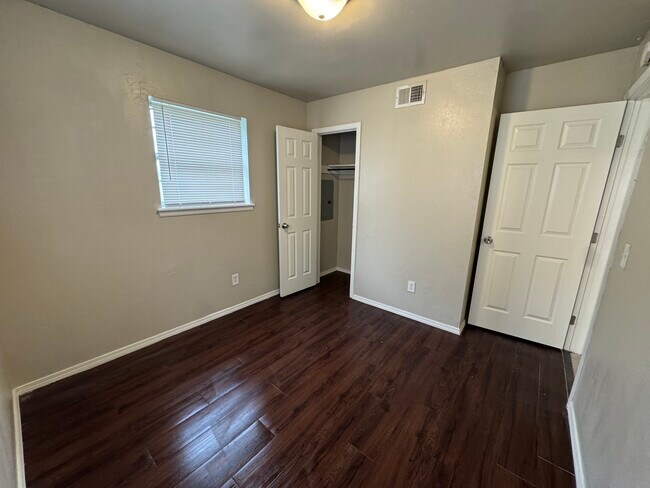 Building Photo - 5109 S Georgia Terrace