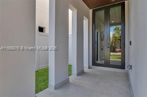 Building Photo - 921 NE 17th Terrace