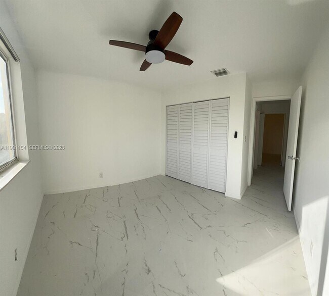 Building Photo - 2221 Sherman Cir