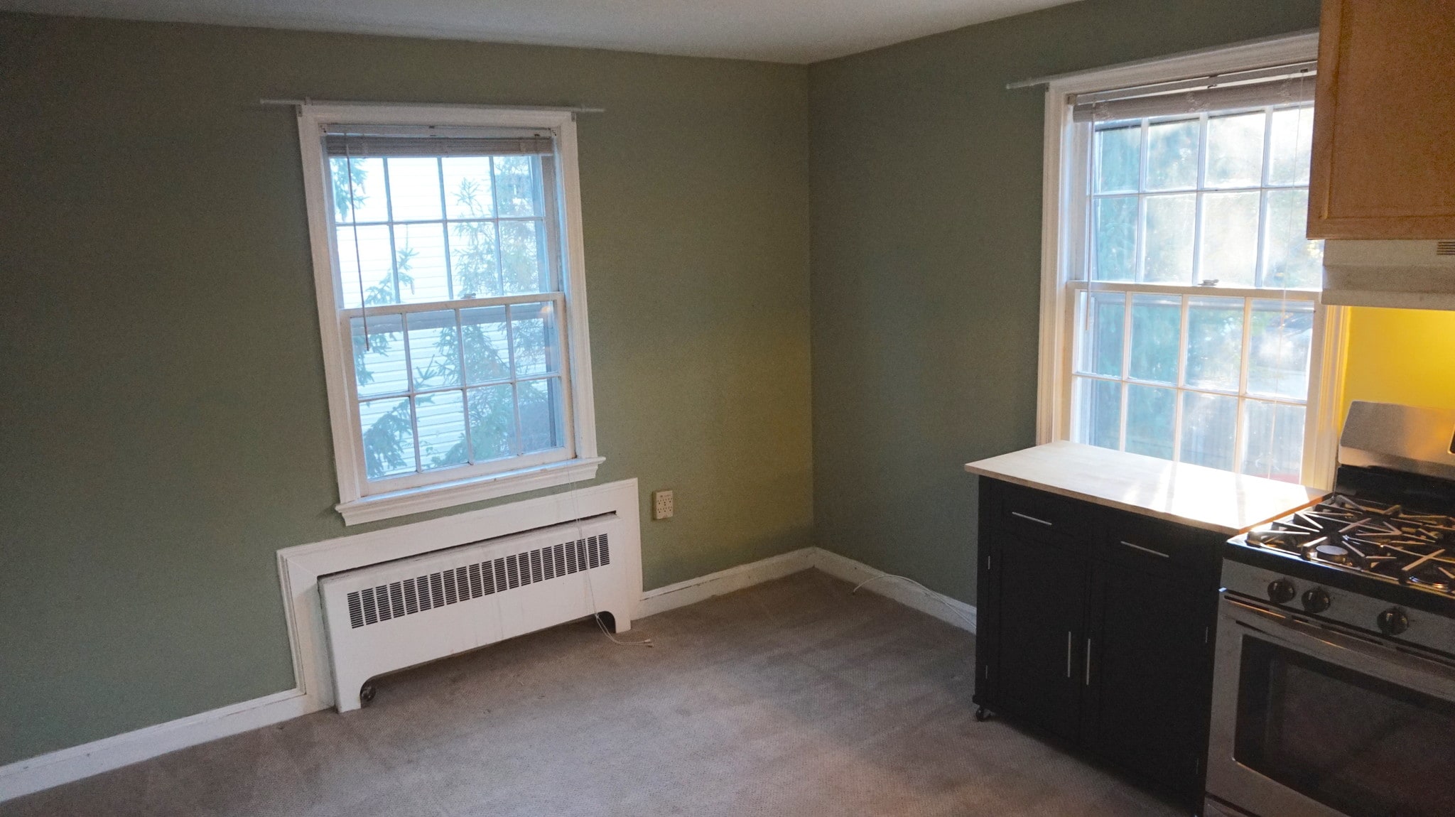 Kitchen/Living Combo - 1048 N Danville St