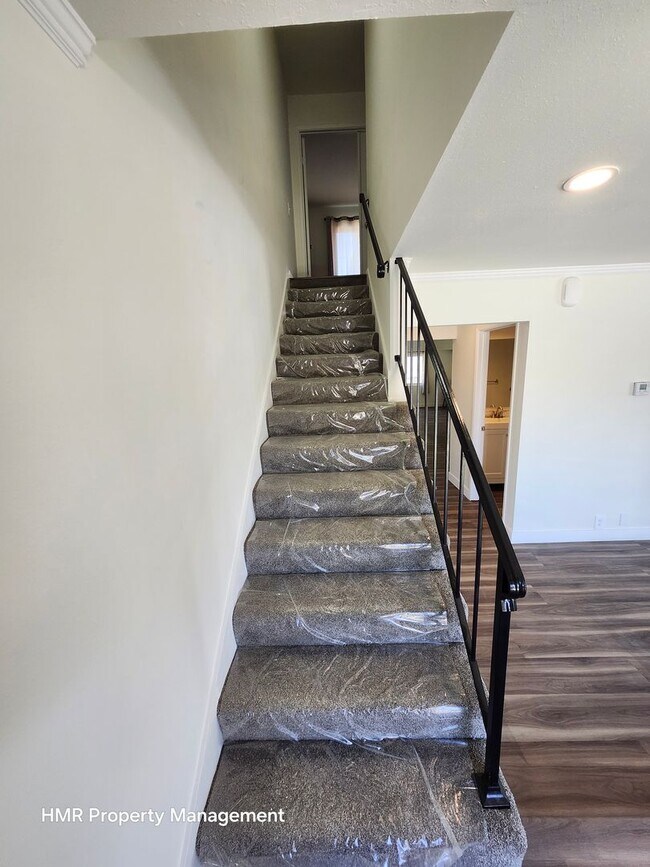 Building Photo - Two story fully remodel home in West Covina..