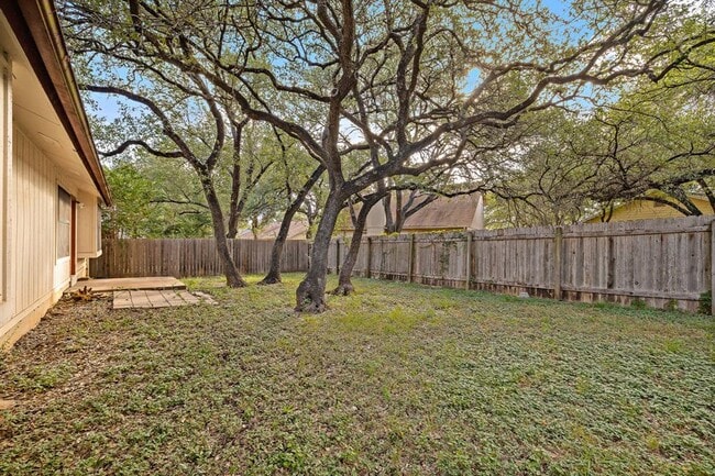 Building Photo - 1604 Texas Oak Way