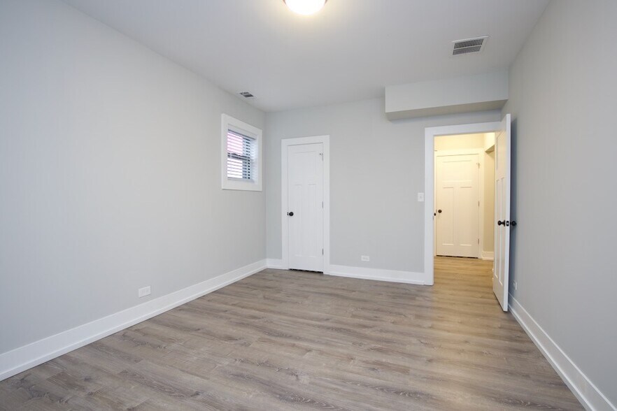 Building Photo - 1128 Maple Ave