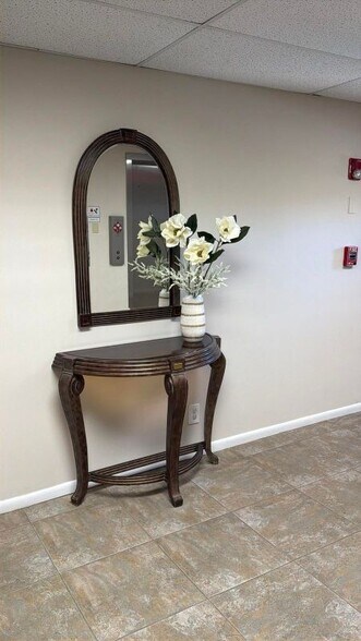 Building Photo - 505 Spencer Dr