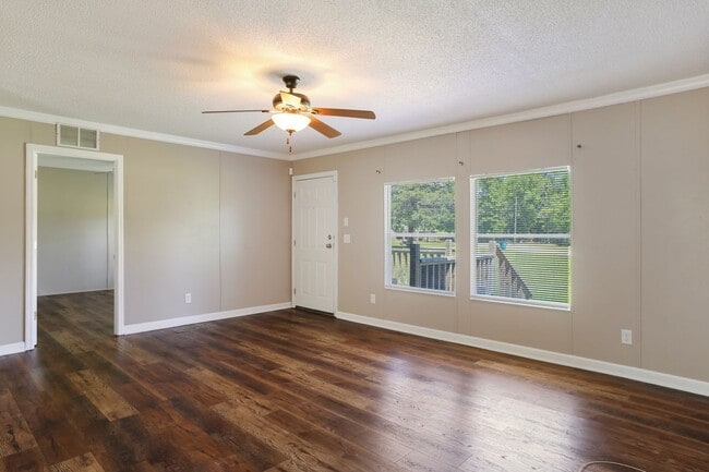 Building Photo - 4bd 2ba Mobile HOME FOR RENT!