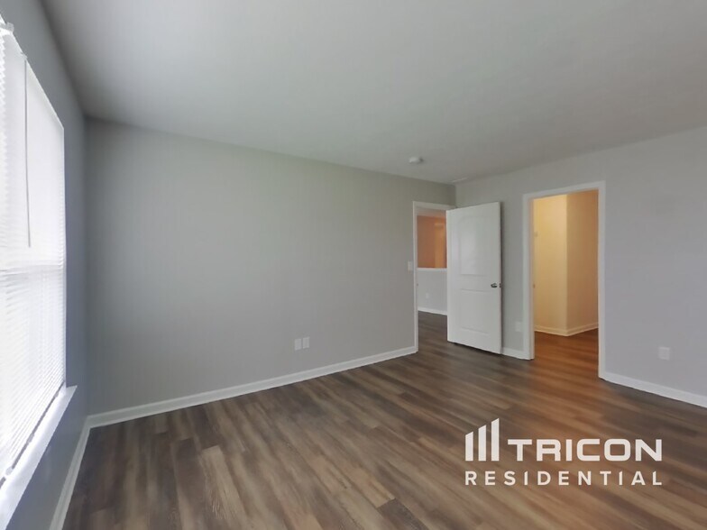 Building Photo - 10707 Tedder Lake Dr