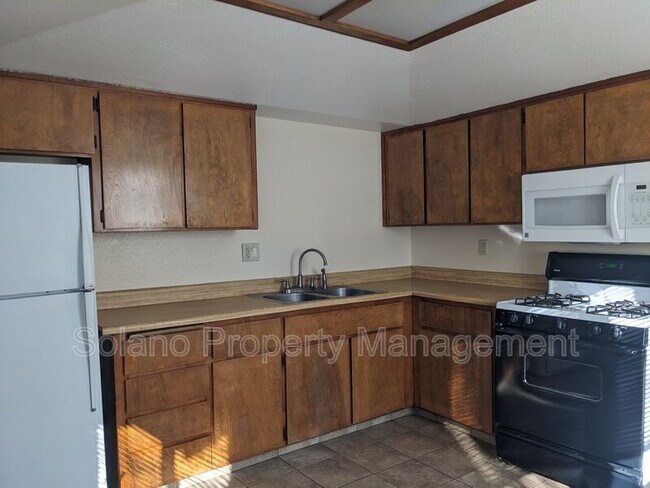 Building Photo - 1028 Illinois St