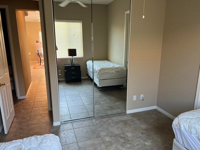 Building Photo - 59 Shoreline Dr