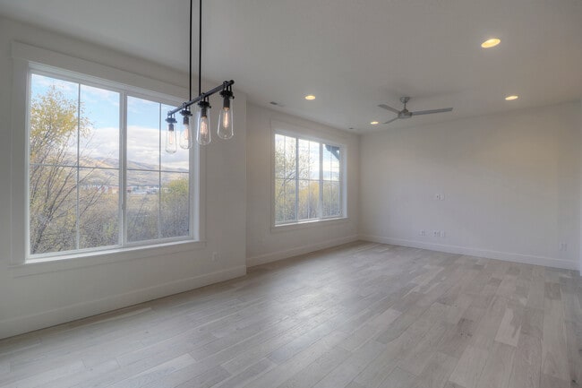 Building Photo - 3322 E Exacta Ln