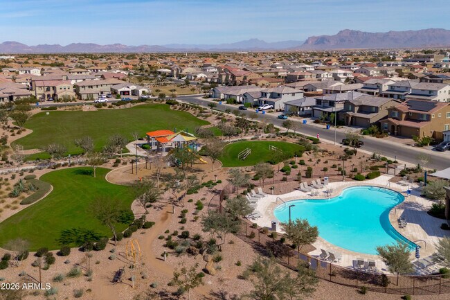 Building Photo - 10812 E Tesla Ave