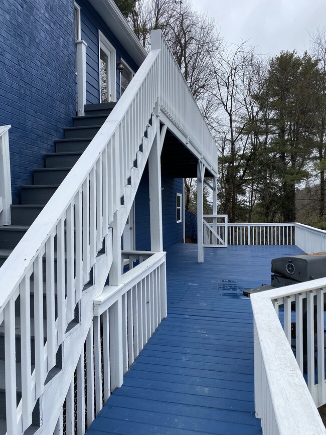 Building Photo - 152 Slopes Ct