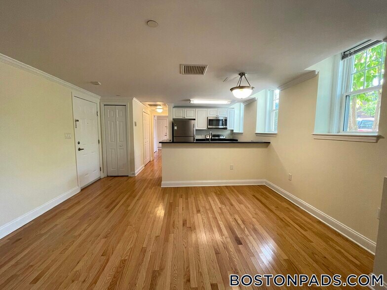 Building Photo - 21 Wendell St