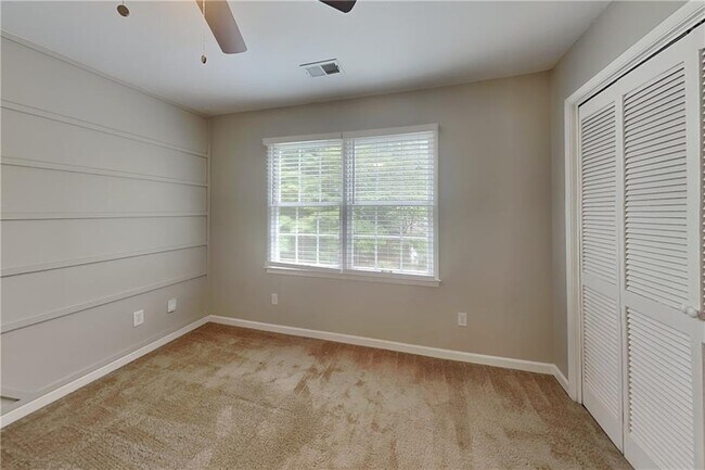 Building Photo - 2671 Ashley Dr