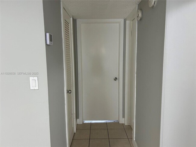 Building Photo - 335 SW 20th St