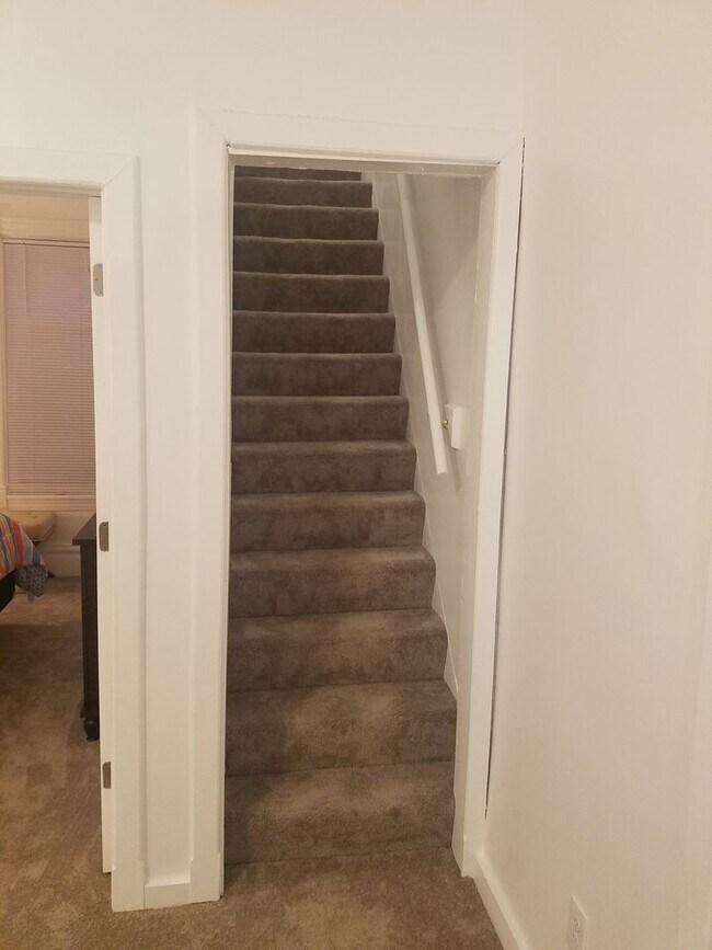 Building Photo - Downtown 2 Story Cottage Monthly Grand Rapids Rental