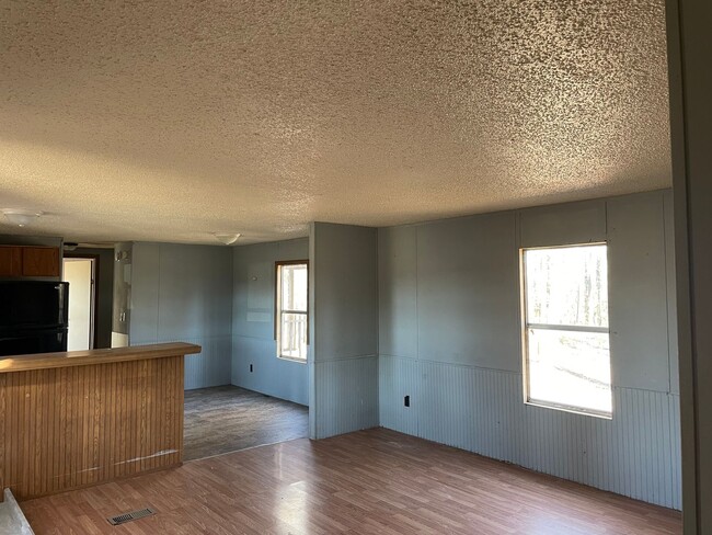 Building Photo - 2 BR 2 Bath 1,040 sq ft singlewide mobile ...