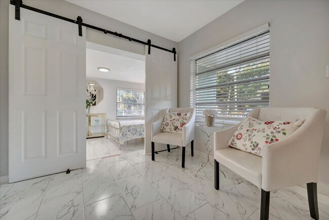 Building Photo - 4213 E Yukon St