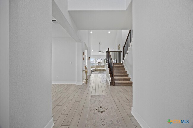 Building Photo - 1112 Lickety Ln