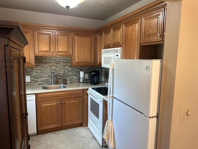 Building Photo - 136 Coventry I