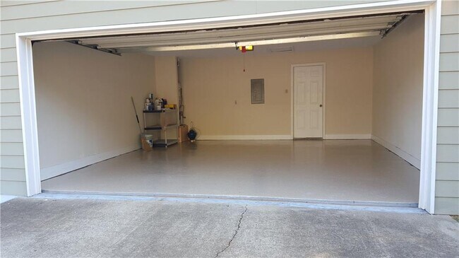 Building Photo - 3113 Waterford Ct