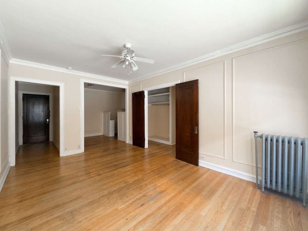 Building Photo - 1211 W Elmdale Ave