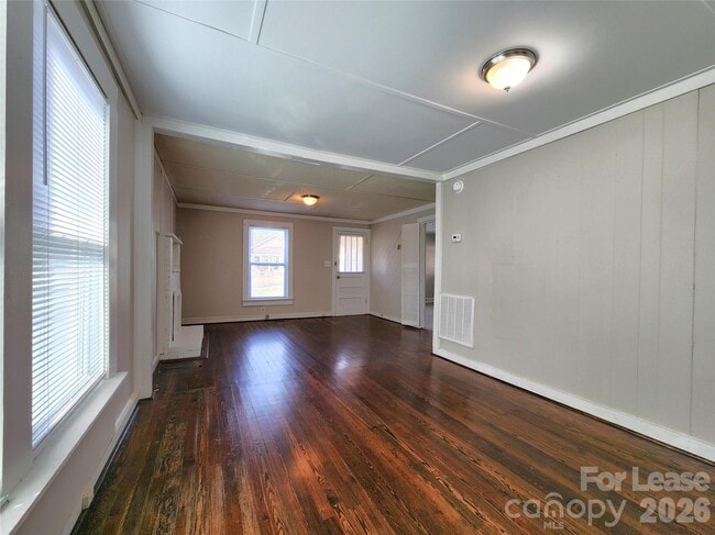 Building Photo - 317 Westview St