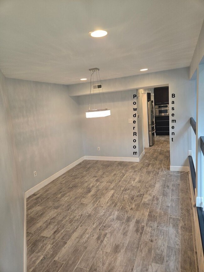 Building Photo - Amenities abound! Spacious, 2-bed & 2.5-ba...