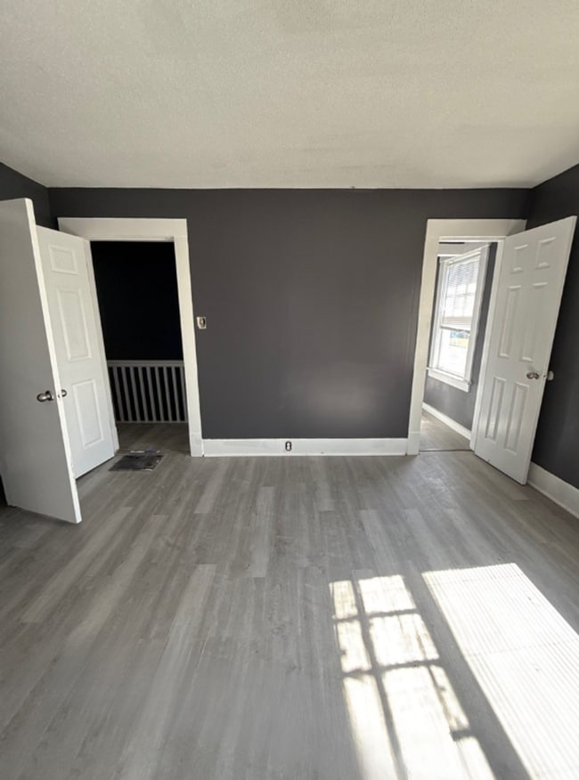 Building Photo - Fully Renovated 4BR Home in Highland Heights – Section 8 Welcome!