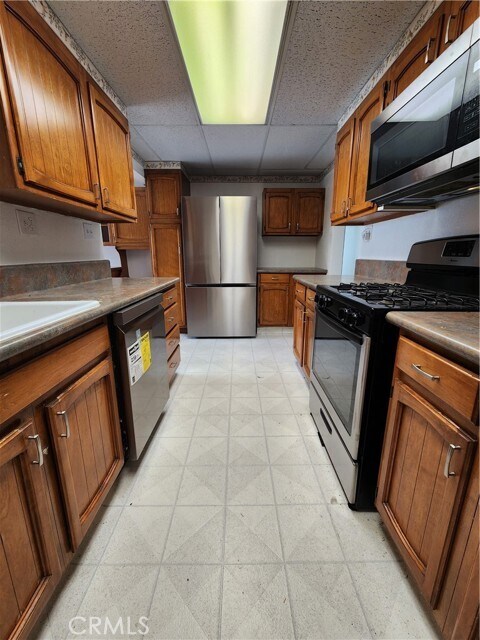 Building Photo - 2838 May Ave