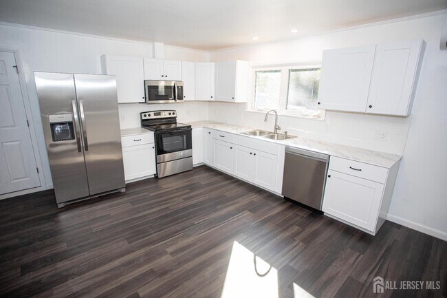 Building Photo - 32 Heston Ave