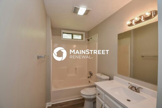 Building Photo - 4 Bedroom Pet-Friendly Home in Douglasville, GA with Main Street Renewal