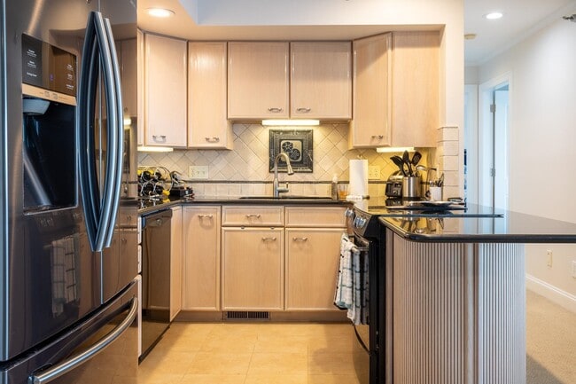 Building Photo - 1044 Ocean Blvd