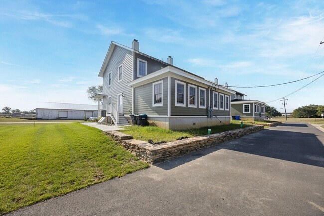 Building Photo - Delaware City Alert!! 3 bed 2 baths available NOW!