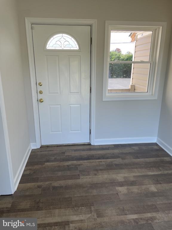 Building Photo - 1213 Old Love Point Rd