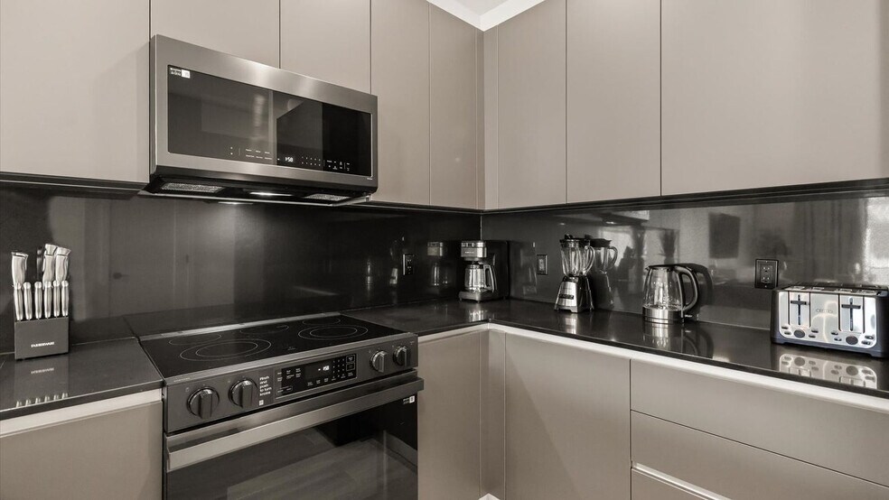 Building Photo - 17314 Serenidad Blvd