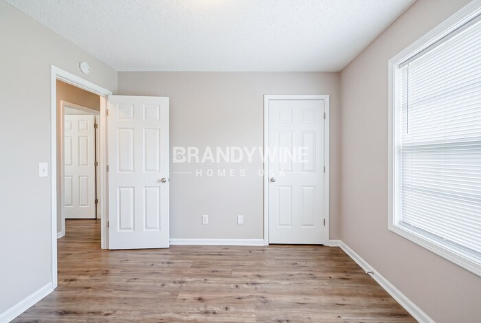 Building Photo - 230 Brookside Dr