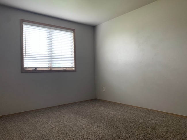 Building Photo - 1604 Sand Ct