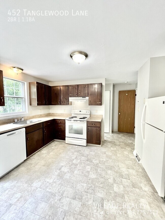 Building Photo - 452 Tanglewood Ln