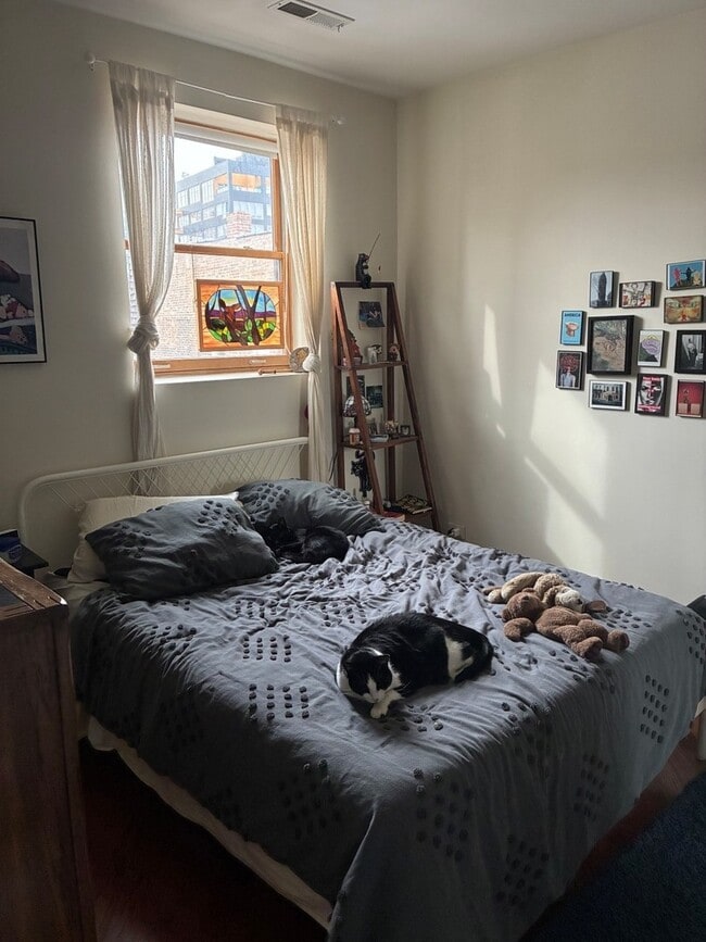 Building Photo - 1531 W Hollywood Ave