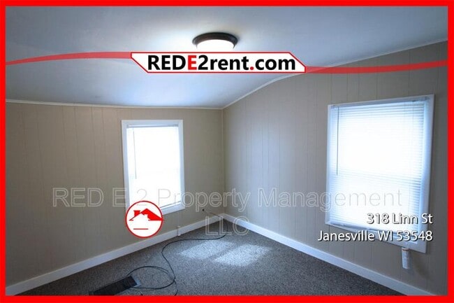 Building Photo - 316-318 Linn St