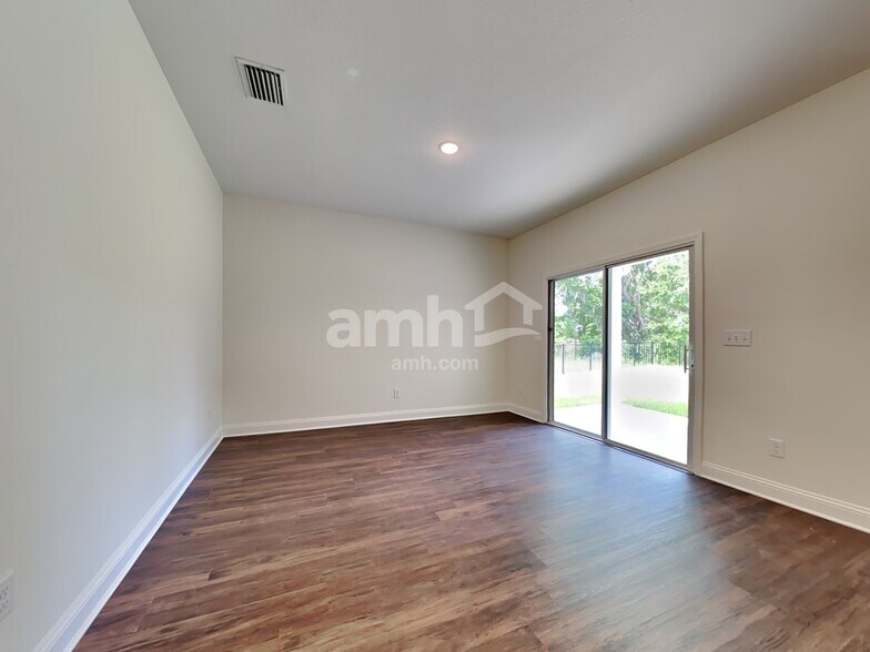 Building Photo - 267 Banyan Frst Dr