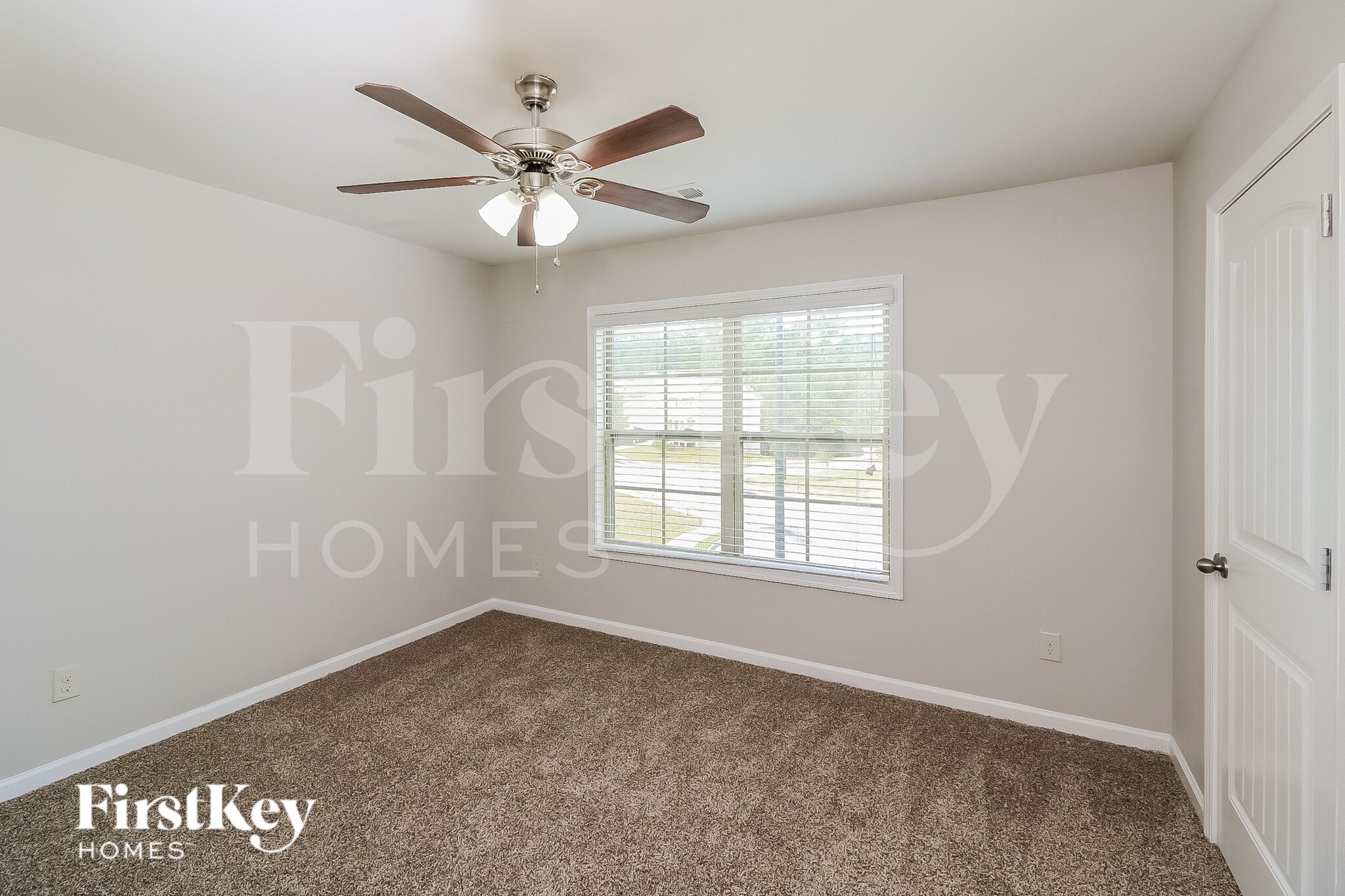 Building Photo - 404 Silverwood Dr