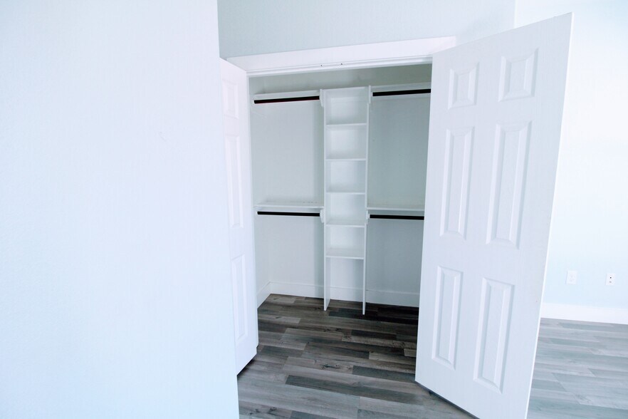 Building Photo - 7502 Sandle St